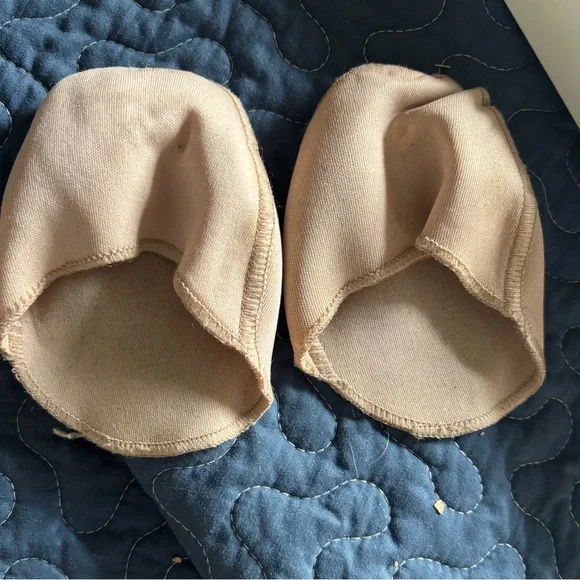 Used Gaynor Minden and Ariel Pink Pointe Shoes - Picture 11 of 11